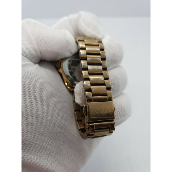 Michael Kors MK-5612 Rose Gold Watch - Picture 4 of 8